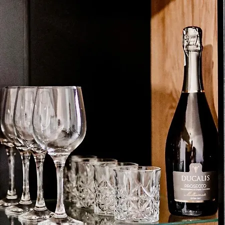 Lavender Hill Apartment