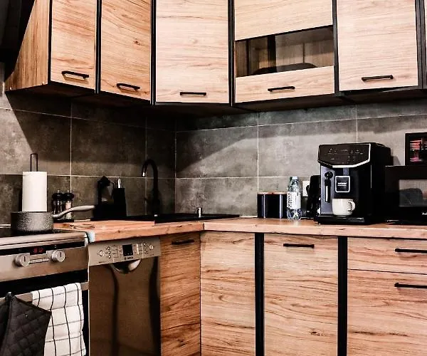 Lavender Hill Apartment *